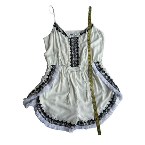 Guess Women's White Embroidered Boho Tassel Romper Size Medium - Picture 8 of 11